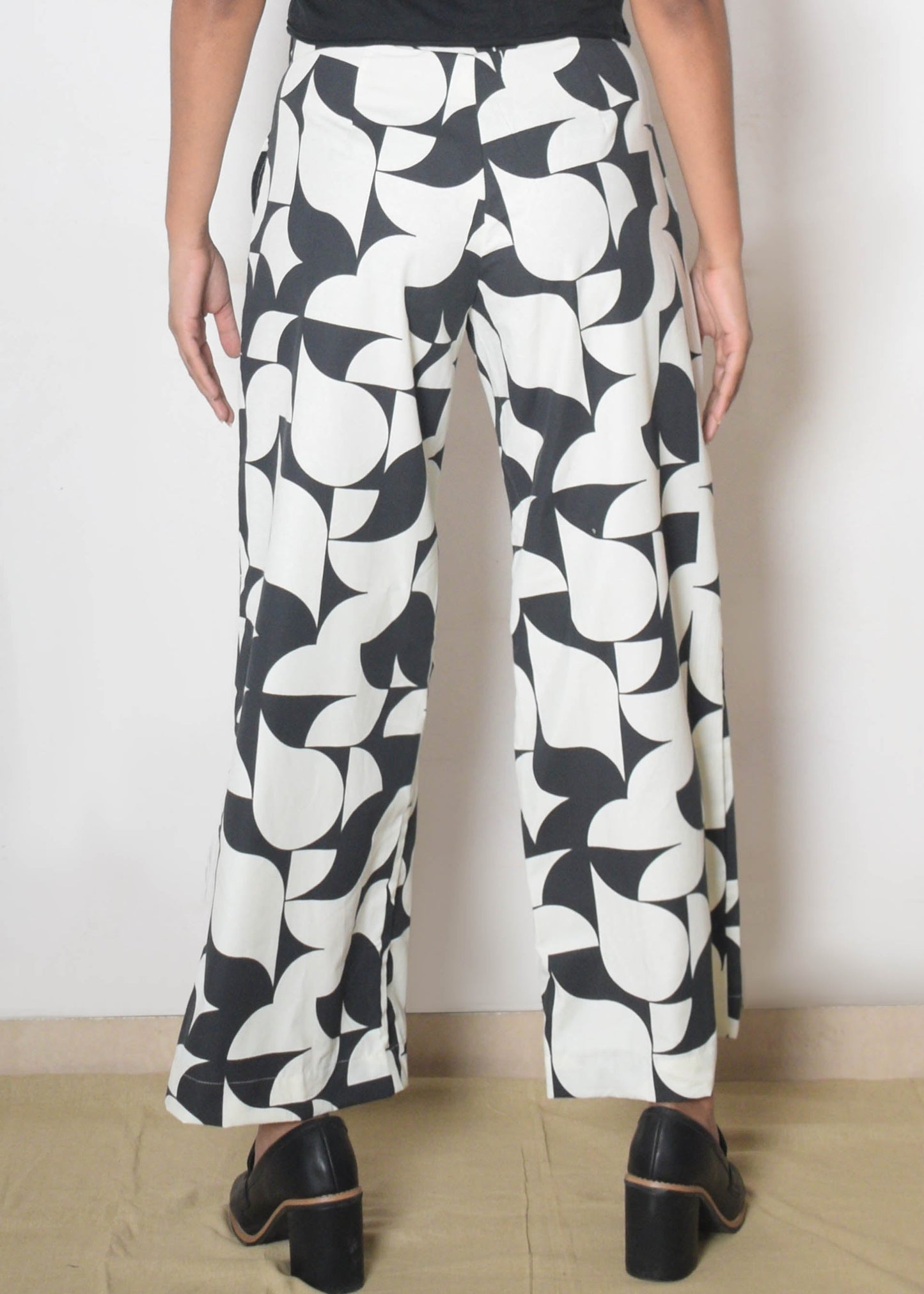 ATLAS ~ Flare Pants